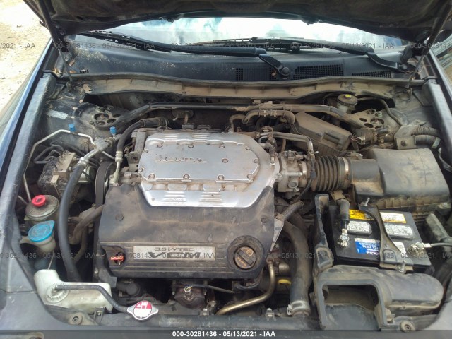 Photo 9 VIN: 1HGCP3F72BA003611 - HONDA ACCORD SDN 