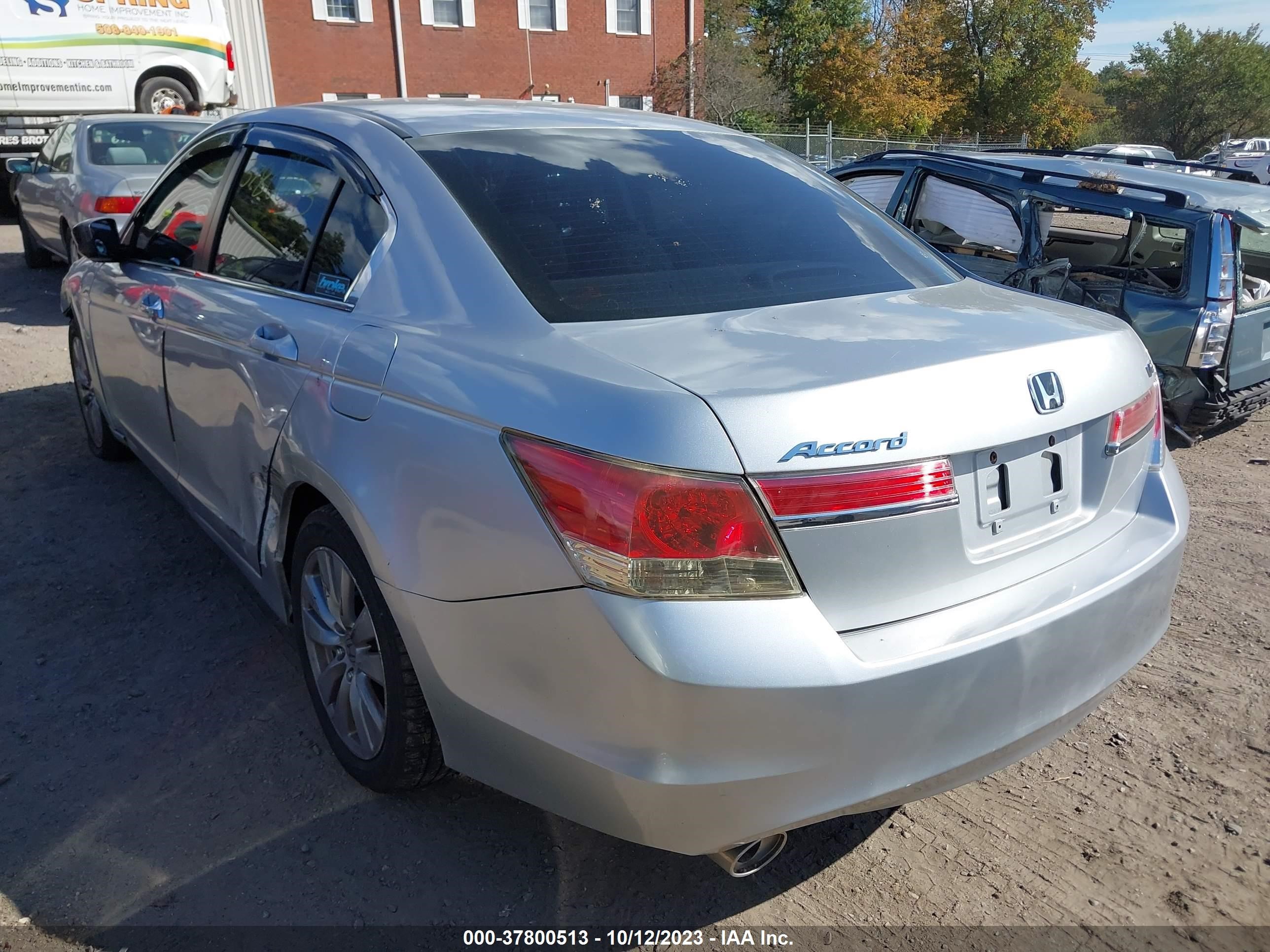 Photo 2 VIN: 1HGCP3F72CA003514 - HONDA ACCORD 