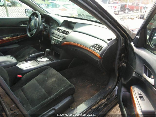 Photo 4 VIN: 1HGCP3F73BA003617 - HONDA ACCORD SDN 