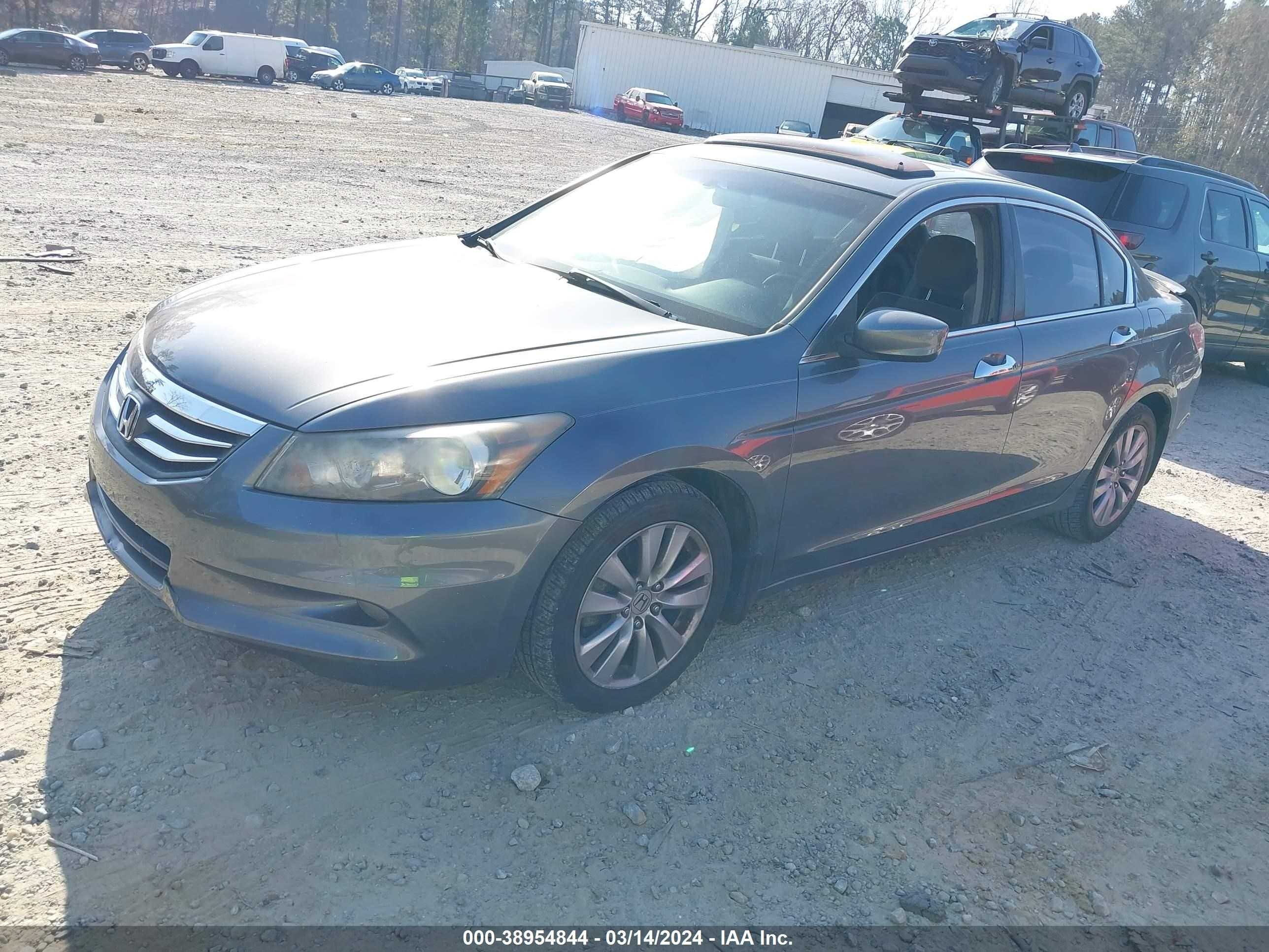 Photo 1 VIN: 1HGCP3F73CA003330 - HONDA ACCORD 