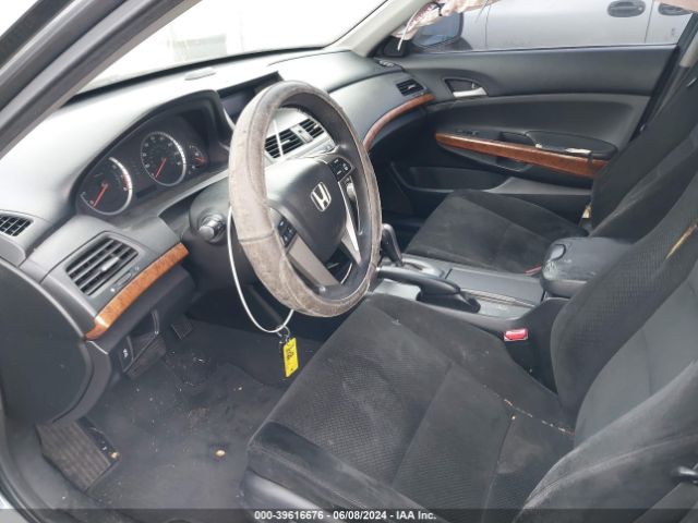 Photo 4 VIN: 1HGCP3F73CA008639 - HONDA ACCORD 