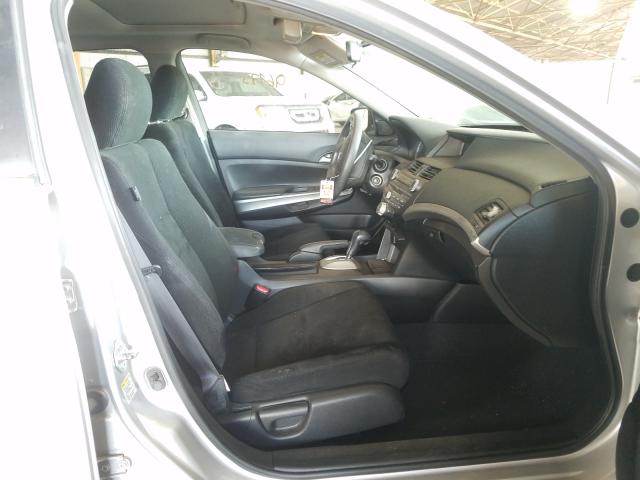 Photo 4 VIN: 1HGCP3F76AA010687 - HONDA ACCORD EX 