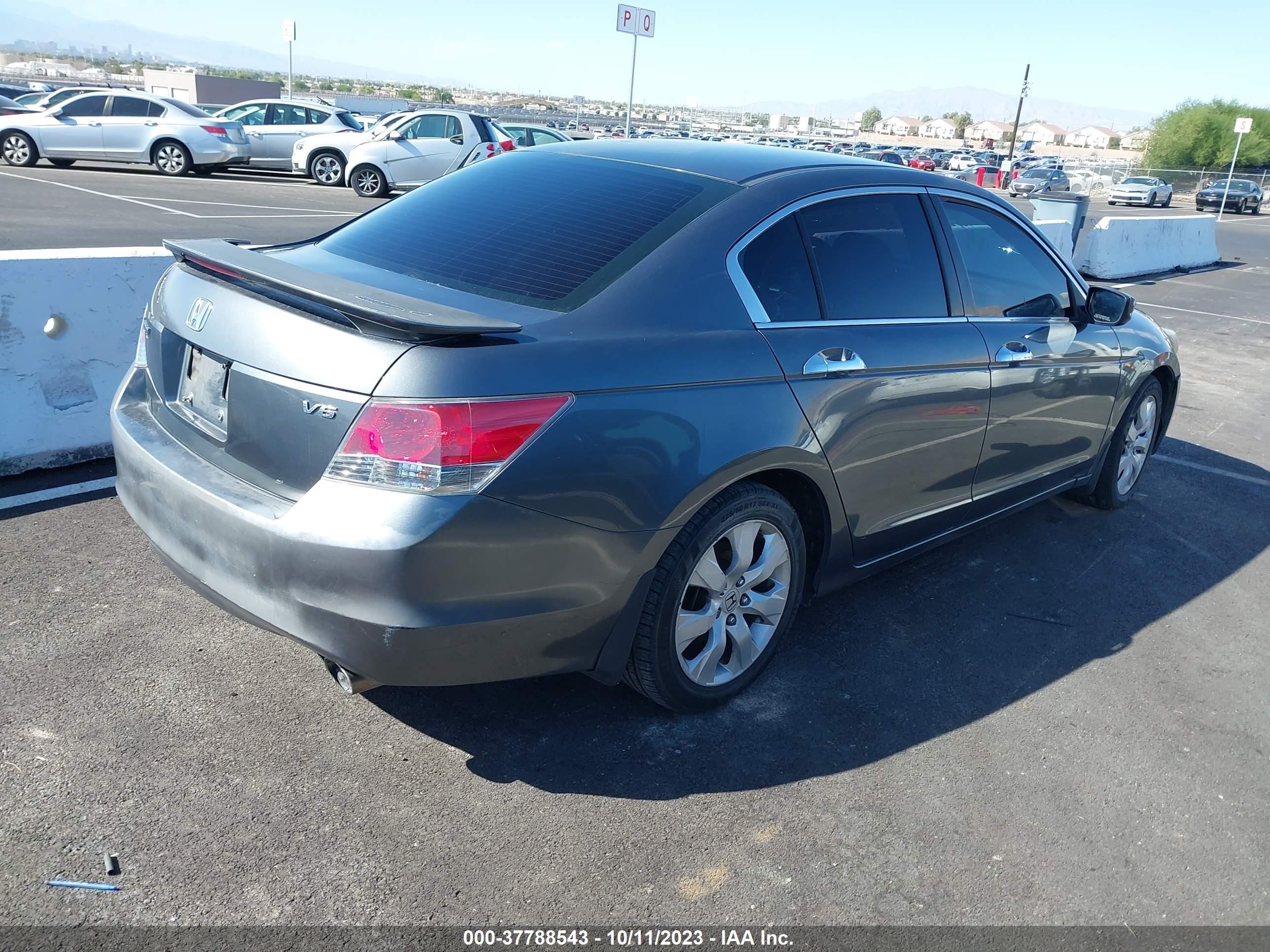 Photo 3 VIN: 1HGCP3F76AA030907 - HONDA ACCORD 