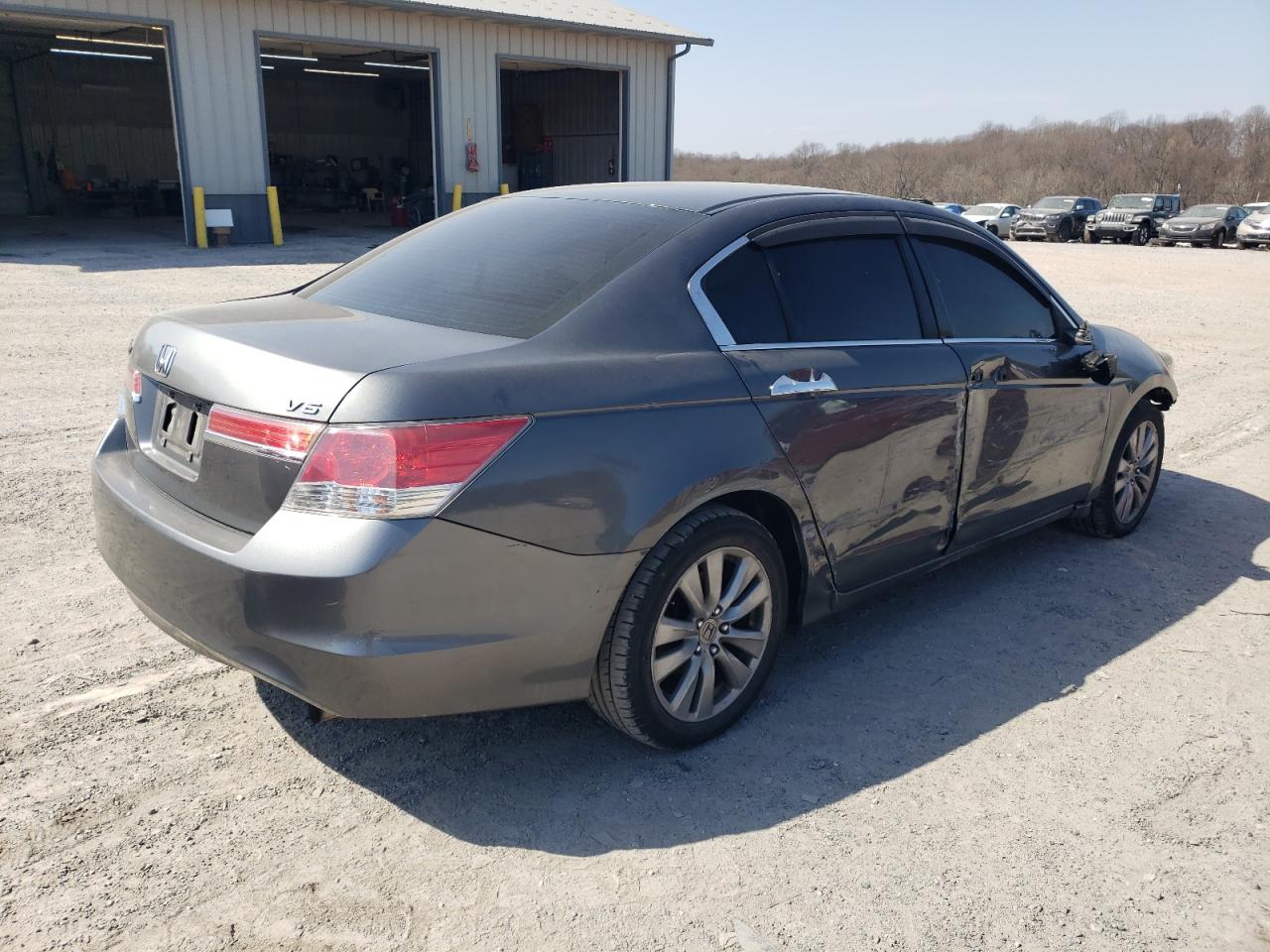 Photo 2 VIN: 1HGCP3F77CA001161 - HONDA ACCORD 