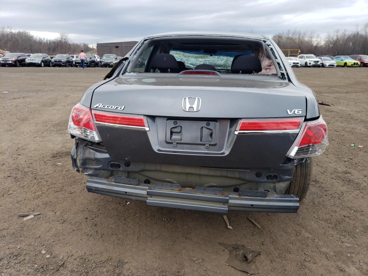 Photo 5 VIN: 1HGCP3F78CA026845 - HONDA ACCORD 