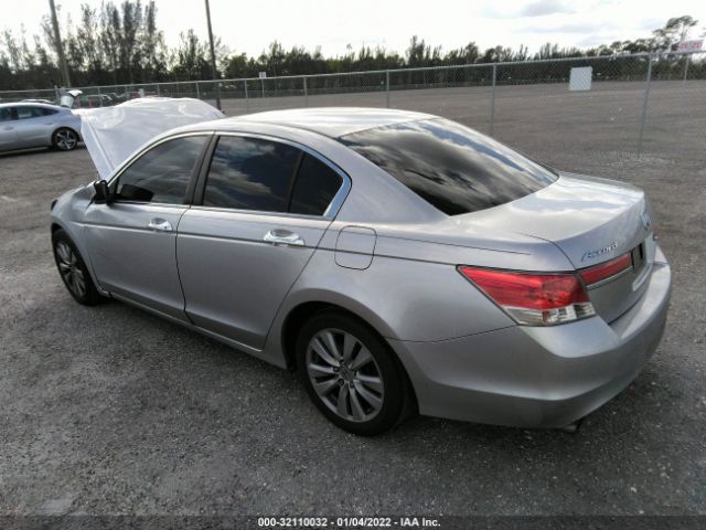 Photo 2 VIN: 1HGCP3F7XCA002871 - HONDA ACCORD SDN 