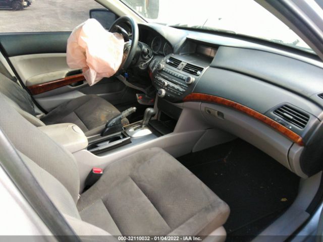 Photo 4 VIN: 1HGCP3F7XCA002871 - HONDA ACCORD SDN 