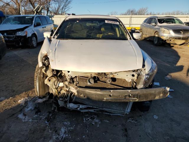 Photo 4 VIN: 1HGCP3F7XCA004250 - HONDA ACCORD 