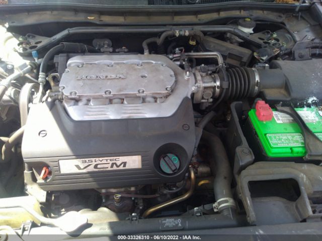 Photo 9 VIN: 1HGCP3F80AA013934 - HONDA ACCORD SDN 