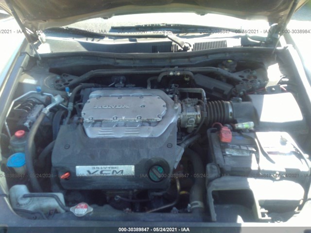 Photo 9 VIN: 1HGCP3F80AA020043 - HONDA ACCORD SDN 