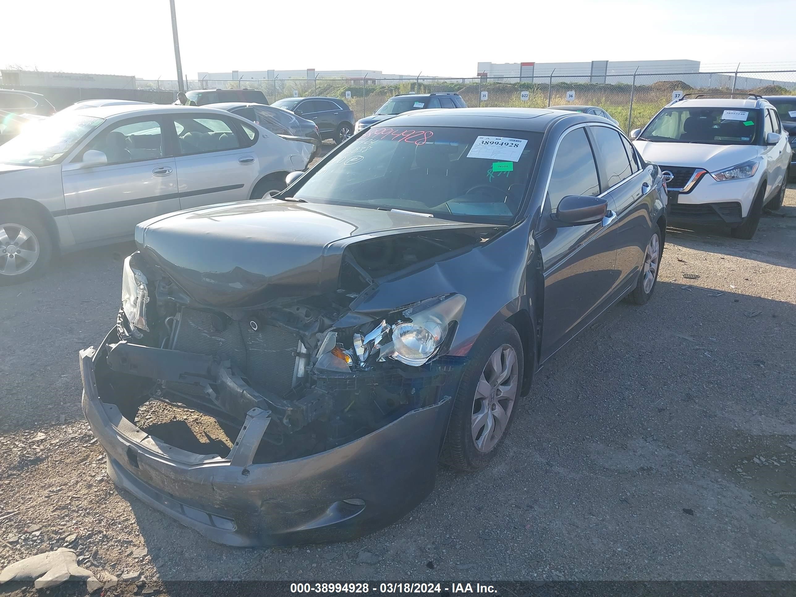 Photo 1 VIN: 1HGCP3F80AA020530 - HONDA ACCORD 