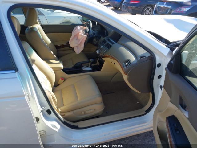 Photo 4 VIN: 1HGCP3F80AA021189 - HONDA ACCORD 