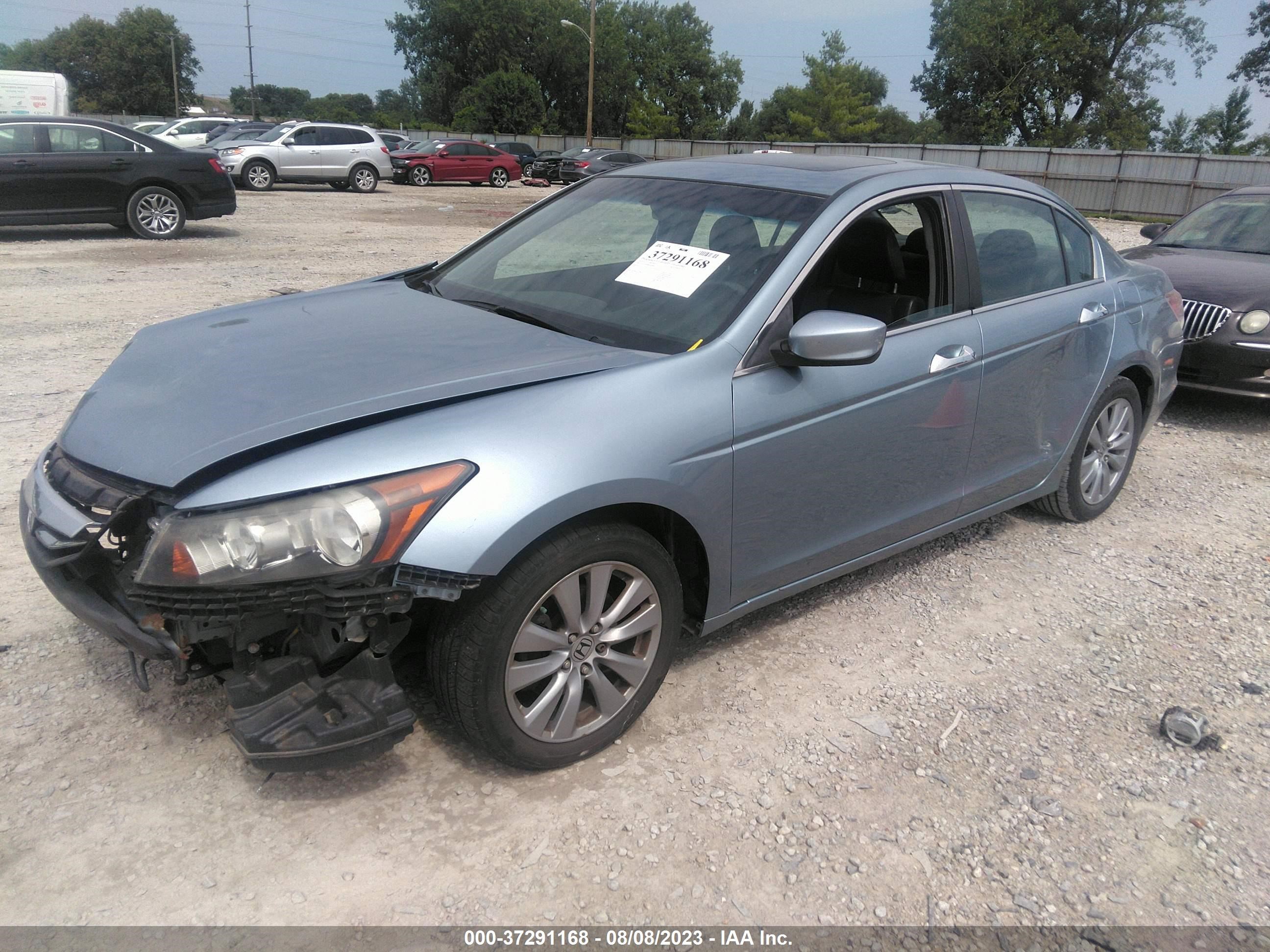 Photo 1 VIN: 1HGCP3F80BA004975 - HONDA ACCORD 