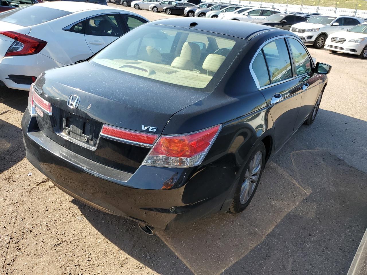 Photo 2 VIN: 1HGCP3F80CA025567 - HONDA ACCORD 