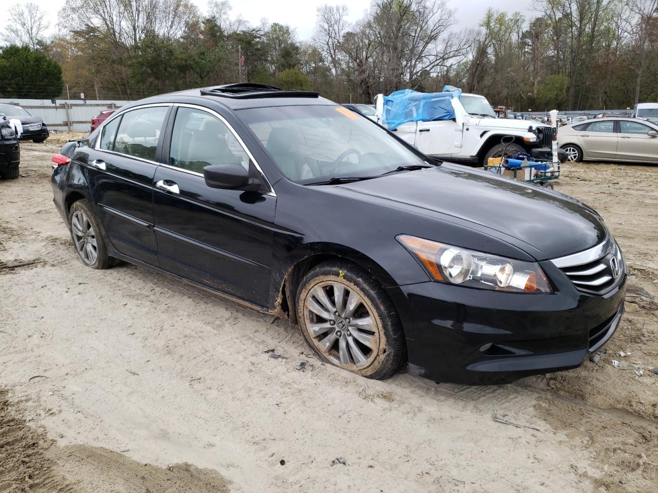 Photo 3 VIN: 1HGCP3F80CA029392 - HONDA ACCORD 