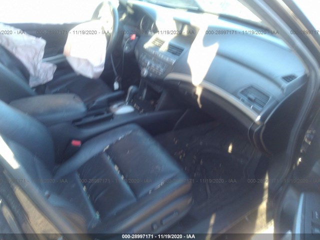 Photo 4 VIN: 1HGCP3F81AA003526 - HONDA ACCORD SDN 