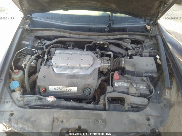 Photo 9 VIN: 1HGCP3F81AA003526 - HONDA ACCORD SDN 