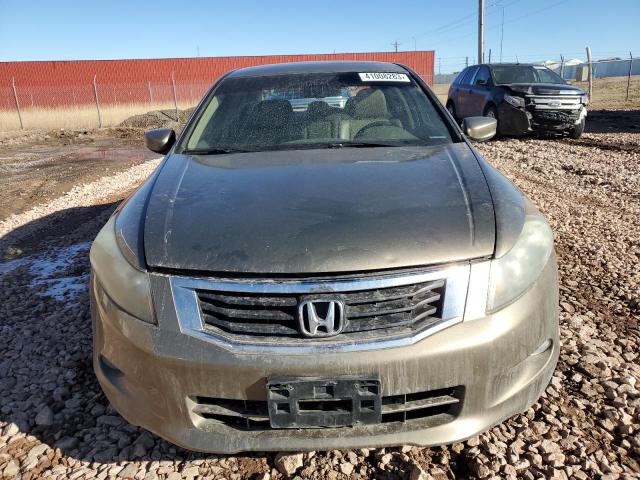 Photo 4 VIN: 1HGCP3F81AA004708 - HONDA ACCORD 