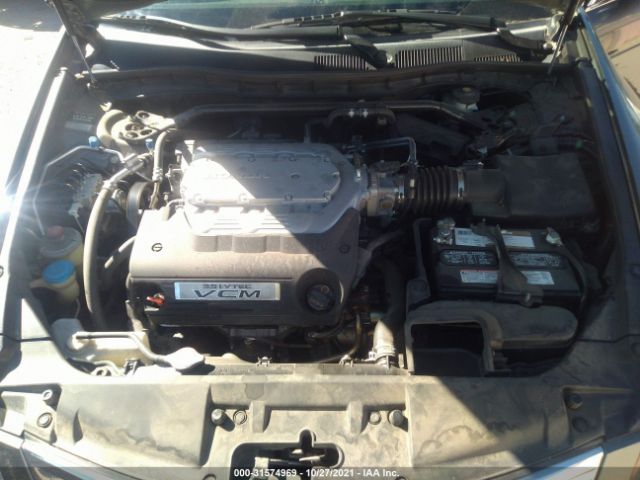 Photo 9 VIN: 1HGCP3F81AA019189 - HONDA ACCORD SDN 