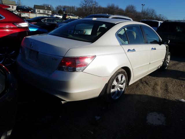 Photo 3 VIN: 1HGCP3F81AA023985 - HONDA ACCORD SDN 