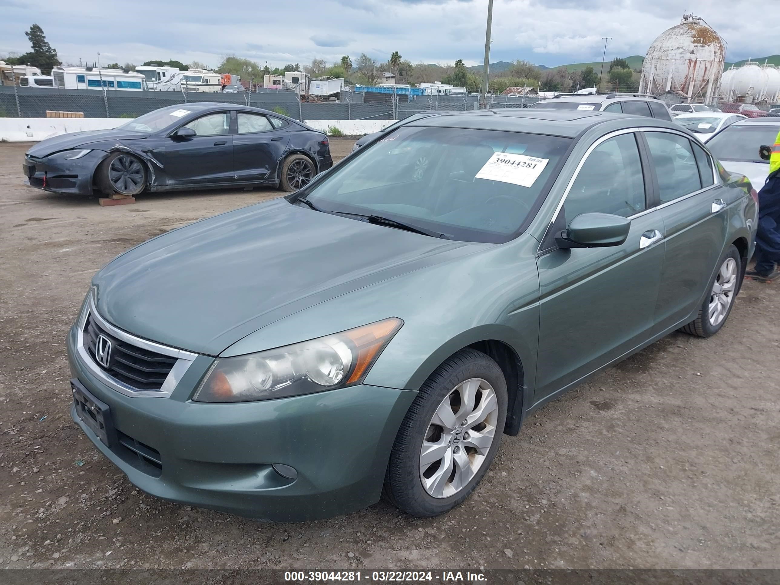 Photo 1 VIN: 1HGCP3F81AA027969 - HONDA ACCORD 