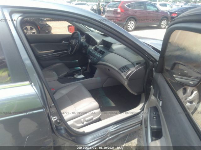 Photo 4 VIN: 1HGCP3F81AA030645 - HONDA ACCORD SDN 