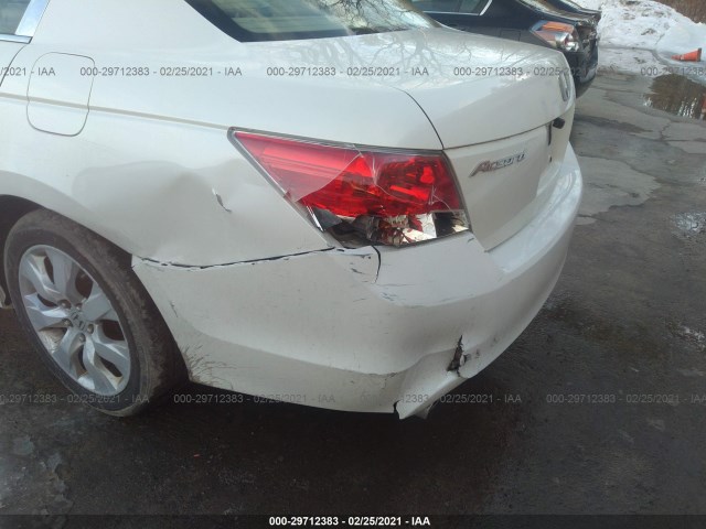 Photo 5 VIN: 1HGCP3F81AA031195 - HONDA ACCORD SDN 