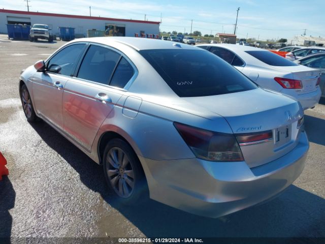 Photo 2 VIN: 1HGCP3F81BA017573 - HONDA ACCORD 