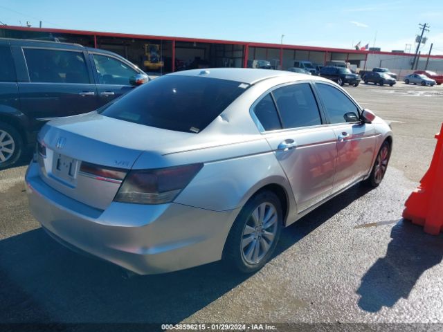 Photo 3 VIN: 1HGCP3F81BA017573 - HONDA ACCORD 