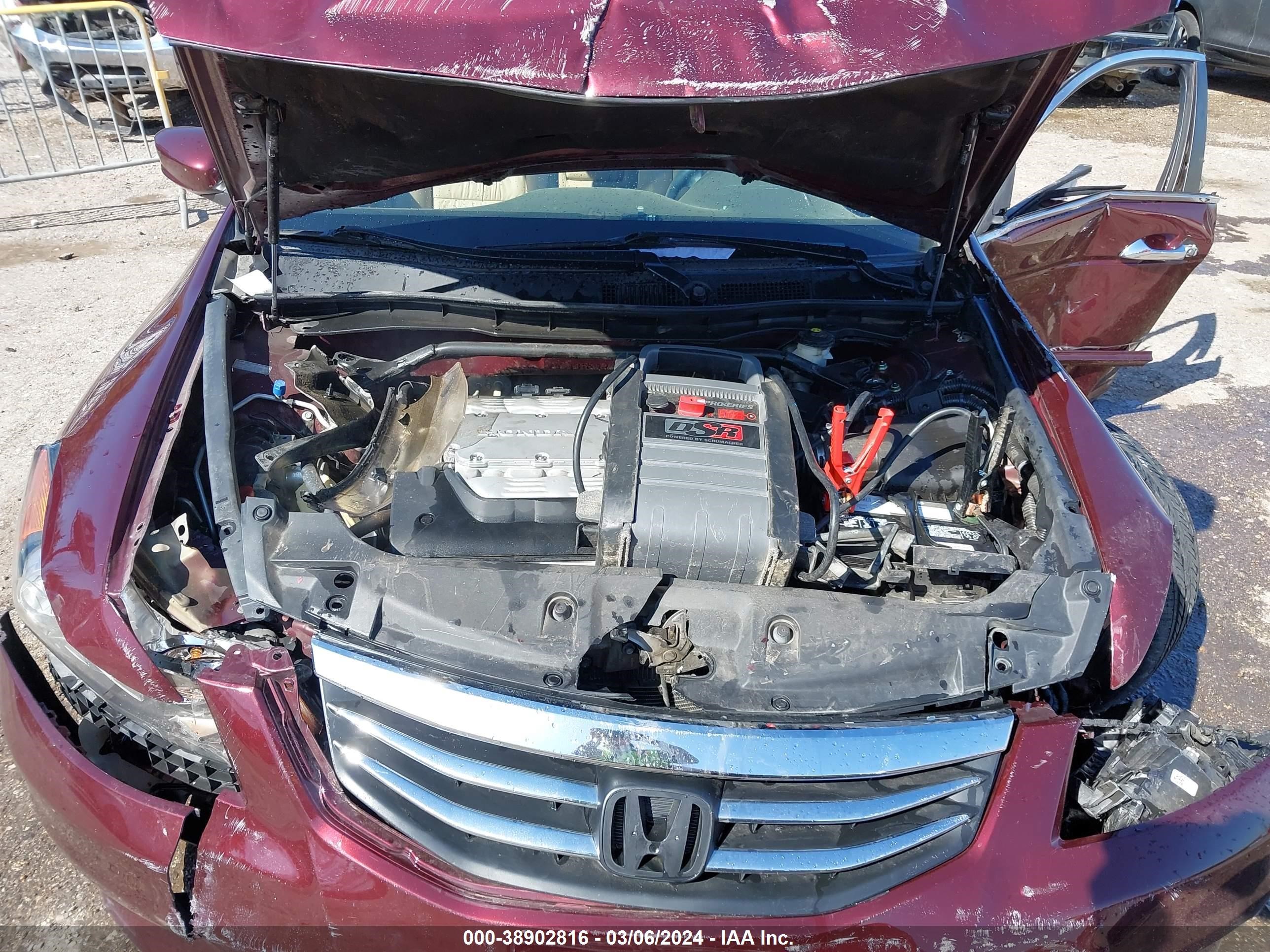 Photo 9 VIN: 1HGCP3F81BA019713 - HONDA ACCORD 