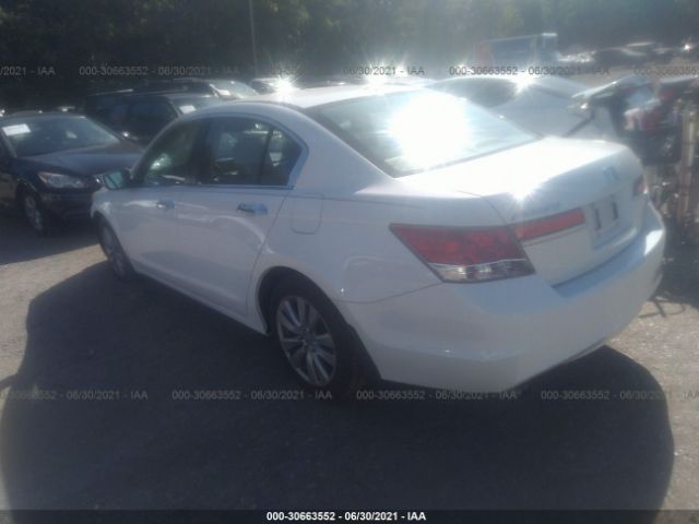 Photo 2 VIN: 1HGCP3F81BA025169 - HONDA ACCORD SDN 