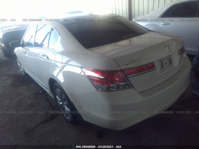 Photo 2 VIN: 1HGCP3F81BA026502 - HONDA ACCORD SDN 