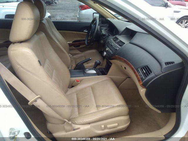 Photo 4 VIN: 1HGCP3F81BA032316 - HONDA ACCORD SDN 