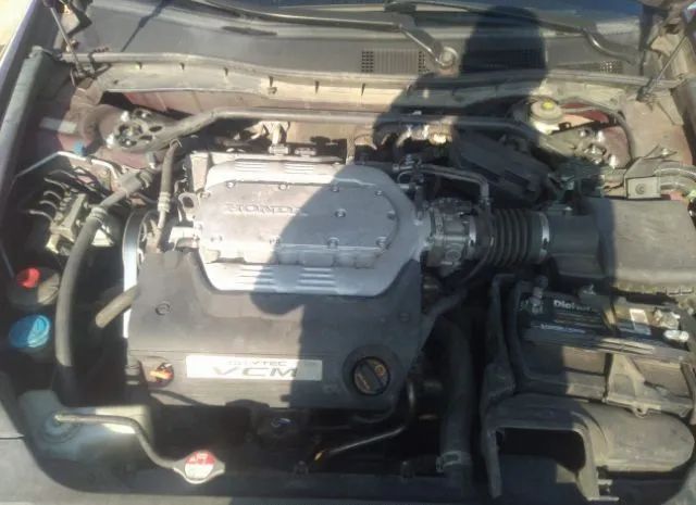 Photo 9 VIN: 1HGCP3F81CA008194 - HONDA ACCORD SDN 