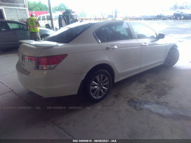 Photo 3 VIN: 1HGCP3F81CA010950 - HONDA ACCORD SDN 