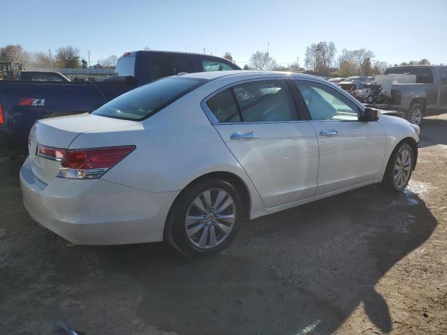 Photo 2 VIN: 1HGCP3F82BA002726 - HONDA ACCORD 