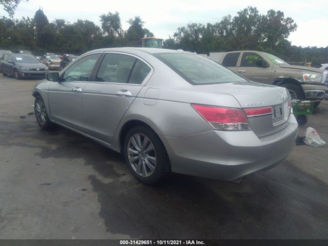 Photo 2 VIN: 1HGCP3F82BA003214 - HONDA ACCORD SDN 