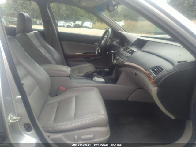 Photo 4 VIN: 1HGCP3F82BA003214 - HONDA ACCORD SDN 