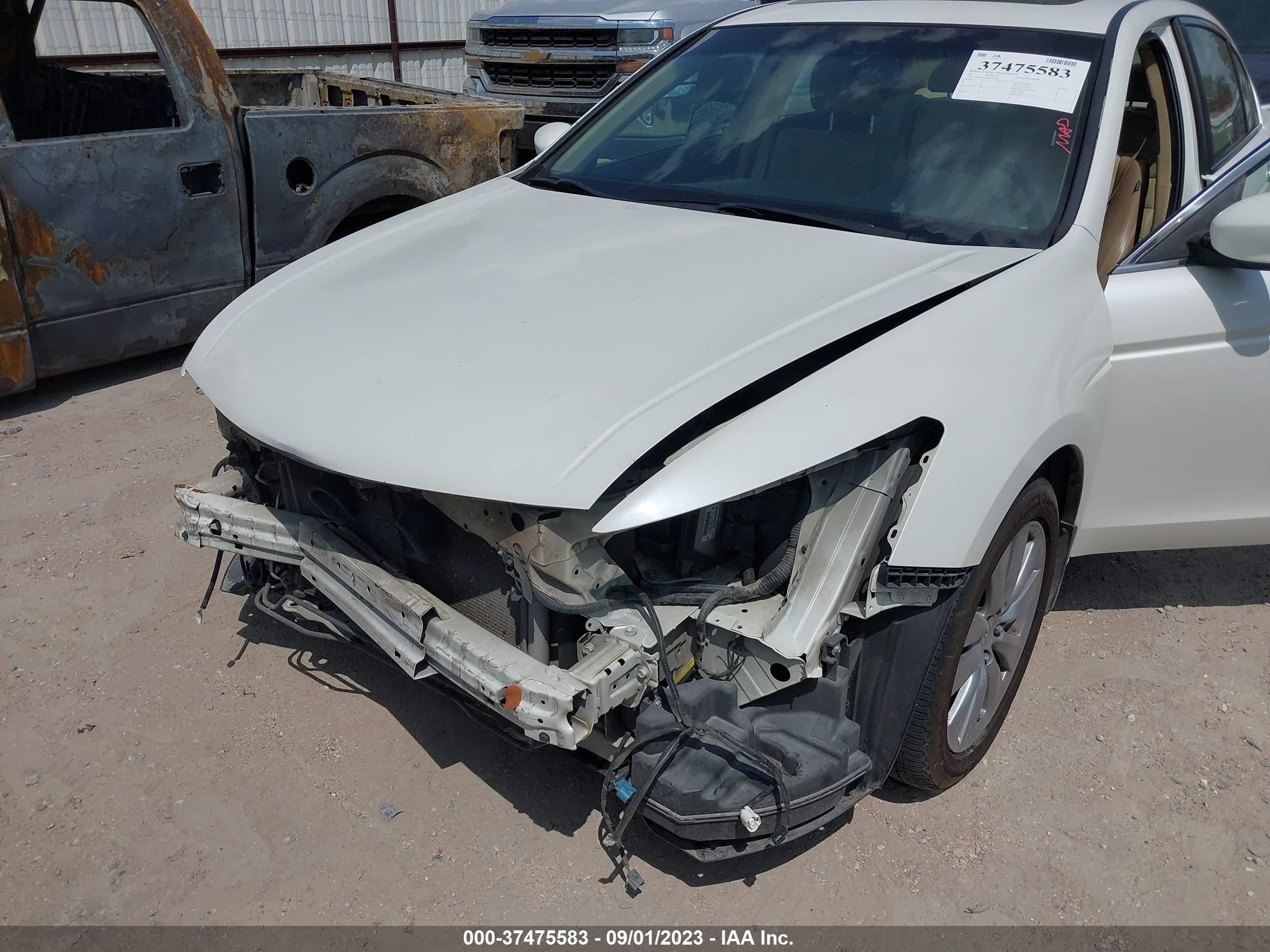 Photo 5 VIN: 1HGCP3F82BA006128 - HONDA ACCORD 