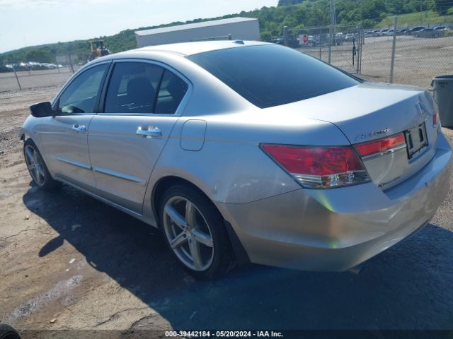 Photo 2 VIN: 1HGCP3F82BA028758 - HONDA ACCORD 