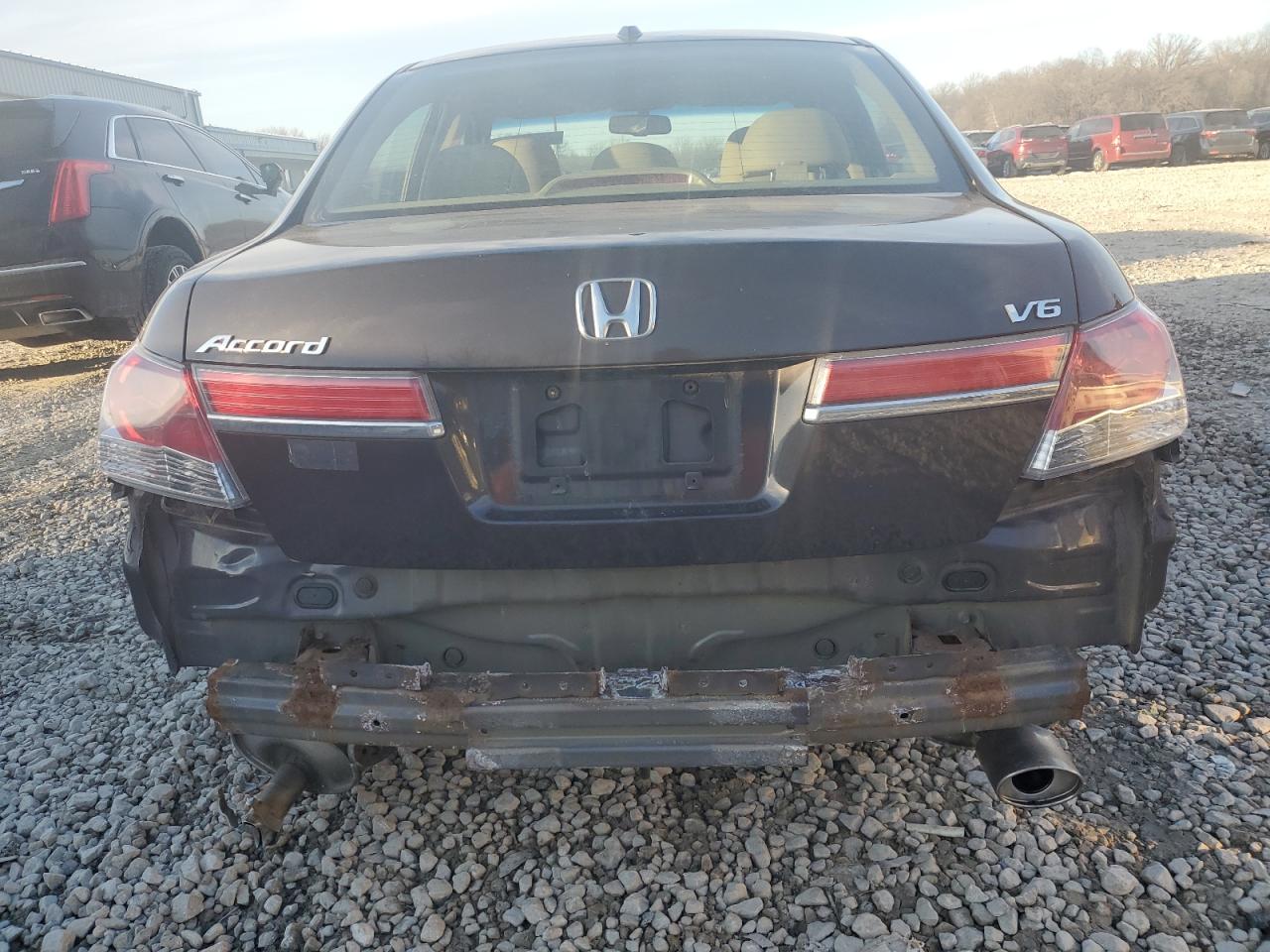 Photo 5 VIN: 1HGCP3F82CA018667 - HONDA ACCORD 