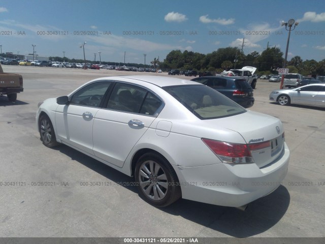 Photo 2 VIN: 1HGCP3F82CA039180 - HONDA ACCORD SDN 