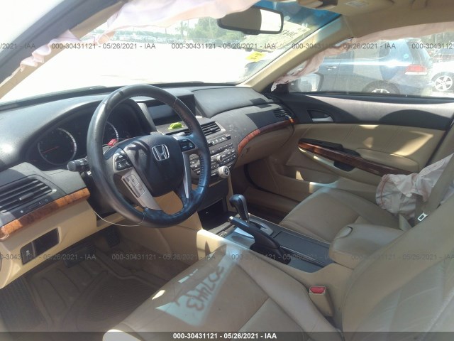 Photo 4 VIN: 1HGCP3F82CA039180 - HONDA ACCORD SDN 