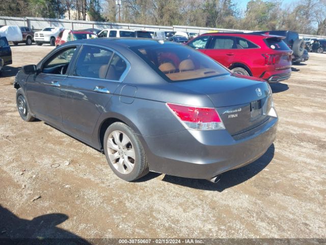 Photo 2 VIN: 1HGCP3F83AA013796 - HONDA ACCORD 