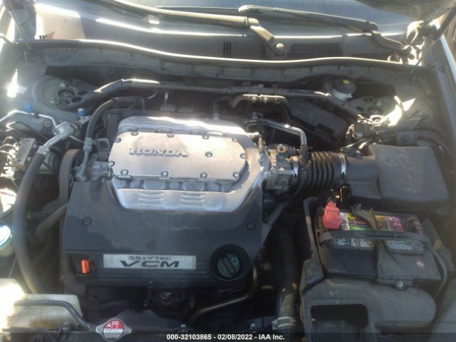 Photo 9 VIN: 1HGCP3F83AA028203 - HONDA ACCORD SDN 