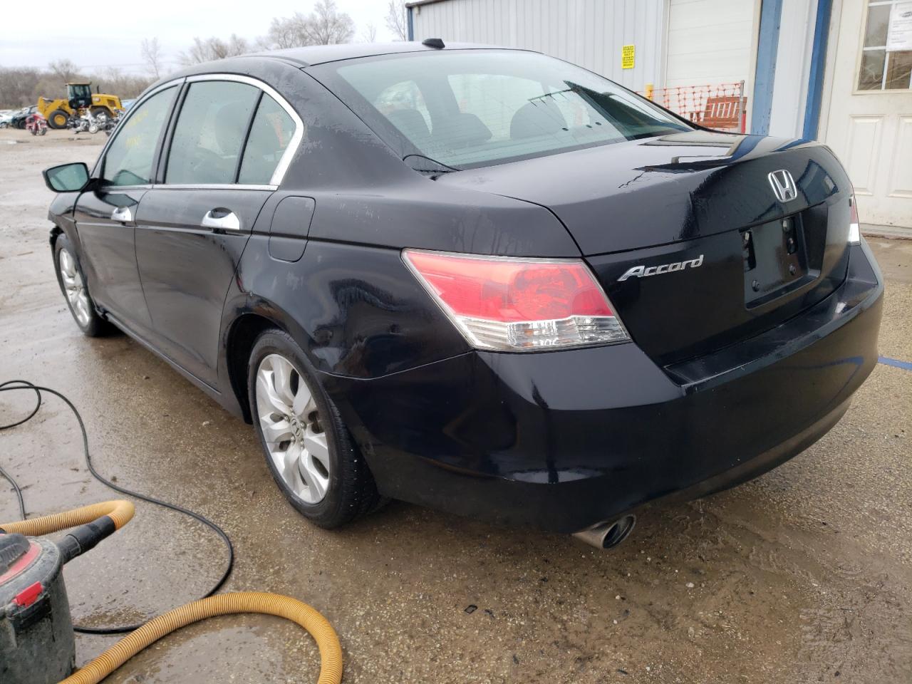 Photo 1 VIN: 1HGCP3F83AA031005 - HONDA ACCORD 