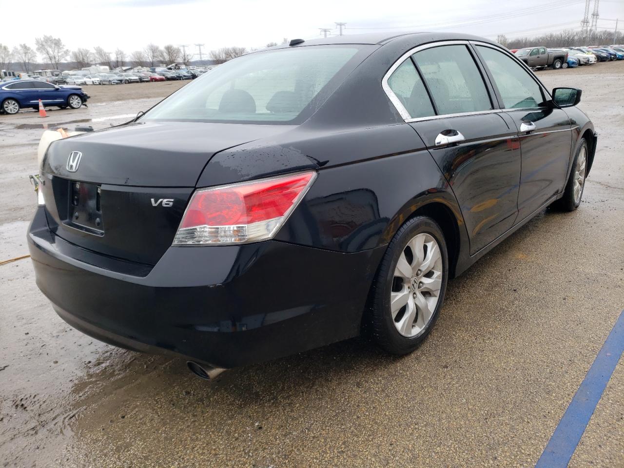 Photo 2 VIN: 1HGCP3F83AA031005 - HONDA ACCORD 