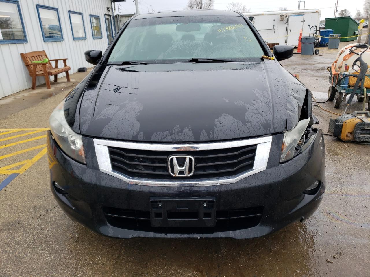 Photo 4 VIN: 1HGCP3F83AA031005 - HONDA ACCORD 