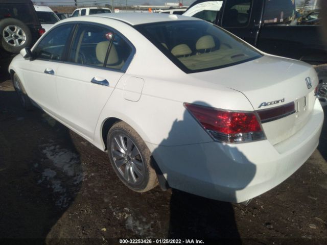 Photo 2 VIN: 1HGCP3F83BA025481 - HONDA ACCORD SDN 