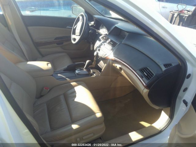 Photo 4 VIN: 1HGCP3F83BA025481 - HONDA ACCORD SDN 